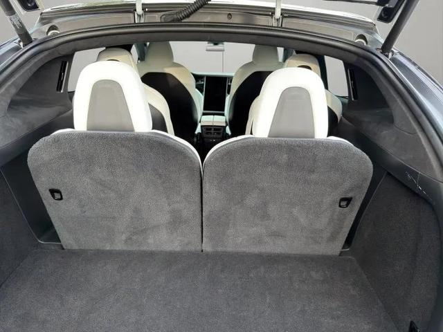 Photo of 2020 Pearl White Multi-Coat Tesla Model X