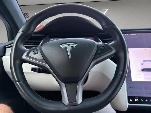 Photo of 2020 Pearl White Multi-Coat Tesla Model X