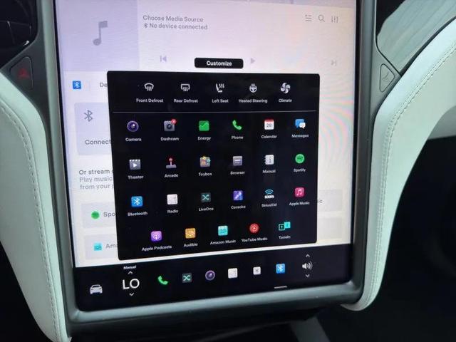 Photo of 2020 Pearl White Multi-Coat Tesla Model X