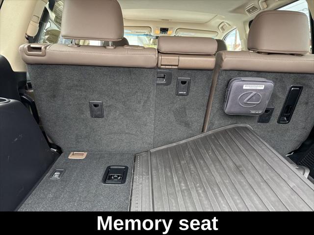 Photo of 2023 White Pearl Lexus GX 460