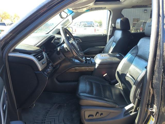 Photo of 2017 Onyx Black GMC Yukon XL