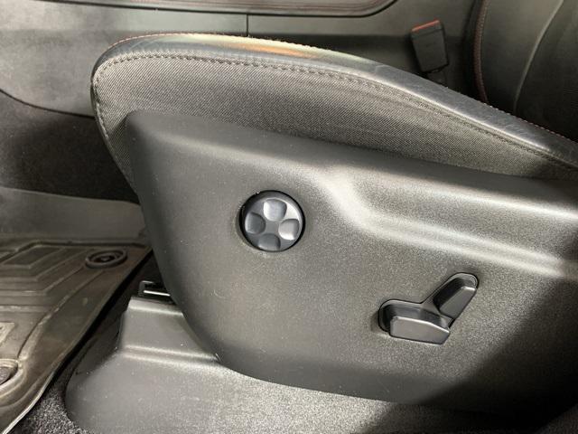 Photo of 2021 Granite Metallic Clearcoat Dodge Durango