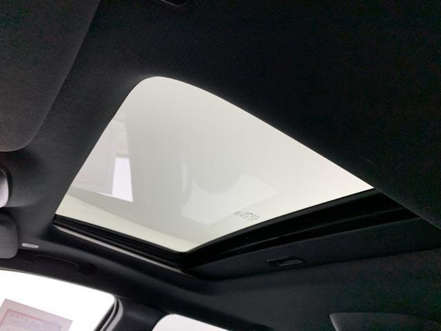 Photo of 2021 Granite Metallic Clearcoat Dodge Durango