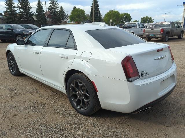Photo of 2016 Bright White Clearcoat Chrysler 300