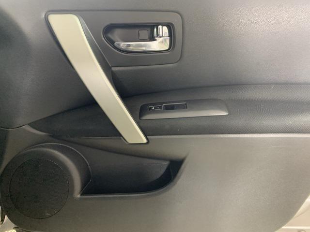 Photo of 2013 Platinum Graphite Metallic Nissan Rogue