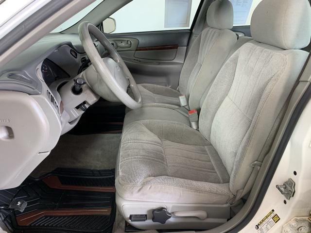 Photo of 2005 White Chevrolet Impala