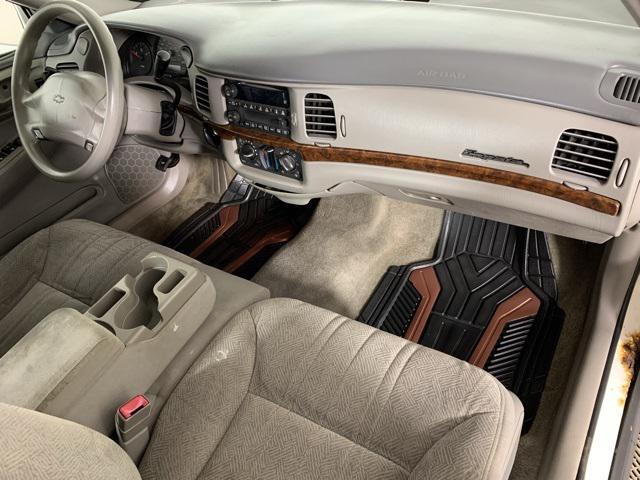 Photo of 2005 White Chevrolet Impala