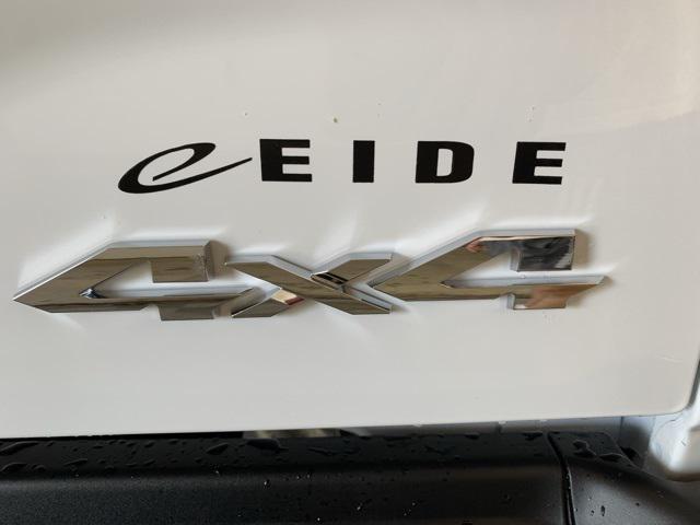 Photo of 2025 Bright White RAM 2500
