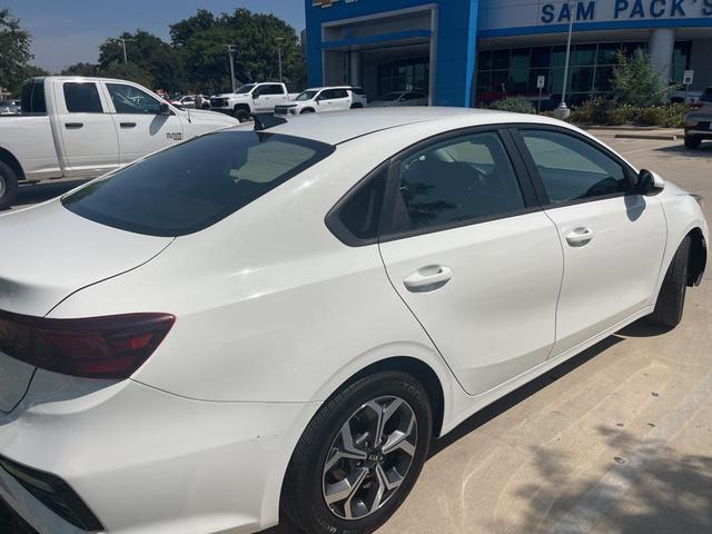 Photo of 2021 Clear White Kia Forte