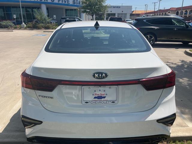Photo of 2021 Clear White Kia Forte