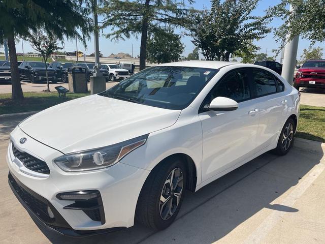 Photo of 2021 Clear White Kia Forte