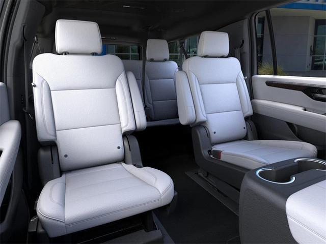 Photo of 2025 Iridescent Pearl Tricoat Chevrolet Suburban