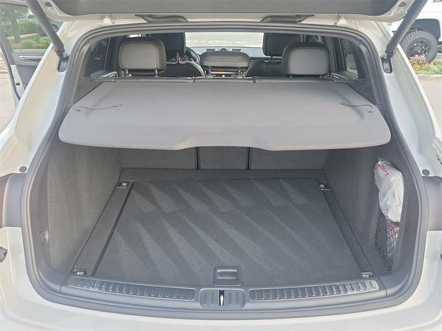 Photo of 2024 Chalk Porsche Macan