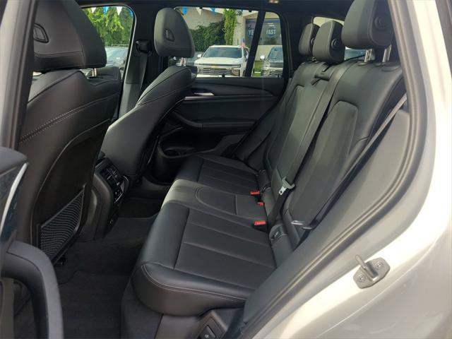Photo of 2023 Mineral White Metallic BMW X3