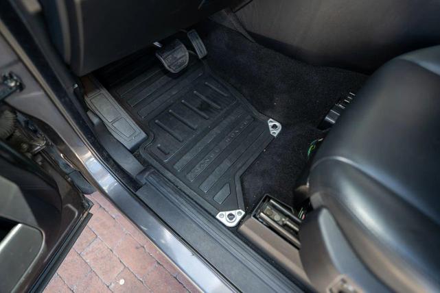Photo of 2006 Bonatti Gray Land Rover Range Rover Sport