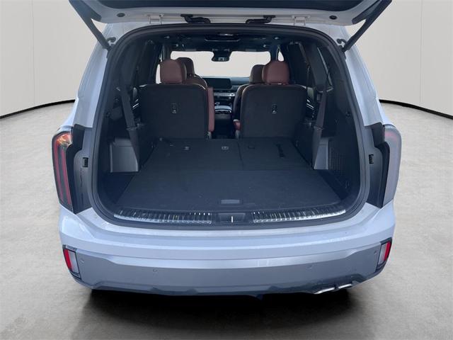 Photo of 2023 Glacial White Pearl Kia Telluride