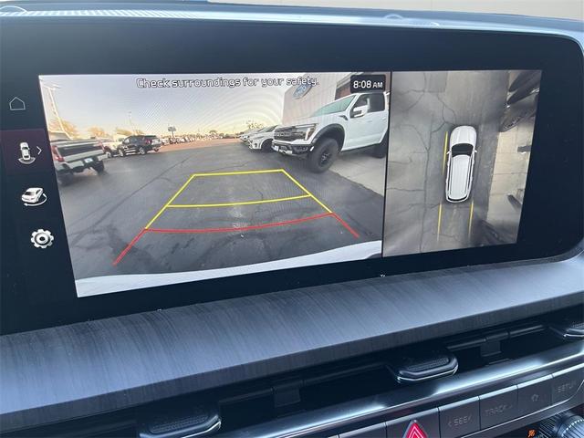 Photo of 2023 Glacial White Pearl Kia Telluride