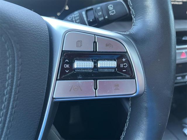 Photo of 2023 Glacial White Pearl Kia Telluride
