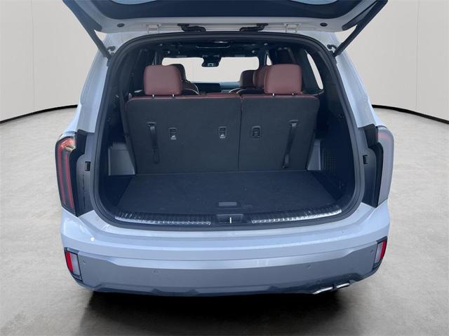 Photo of 2023 Glacial White Pearl Kia Telluride