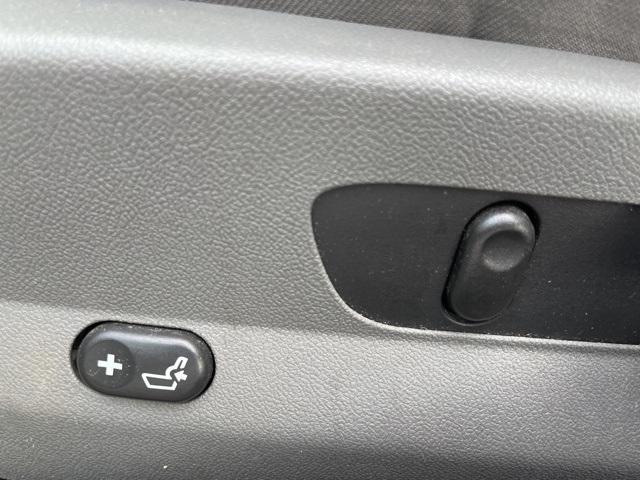 Photo of 2010 Blade Silver Metallic Chevrolet Malibu
