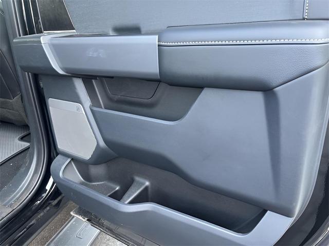 Photo of 2023 Black Metallic Ford F-250