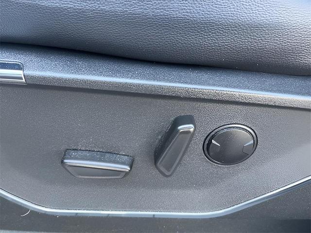 Photo of 2023 Black Metallic Ford F-250