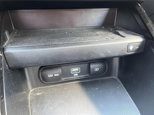 Photo of 2022 Snow White Pearl Kia Forte