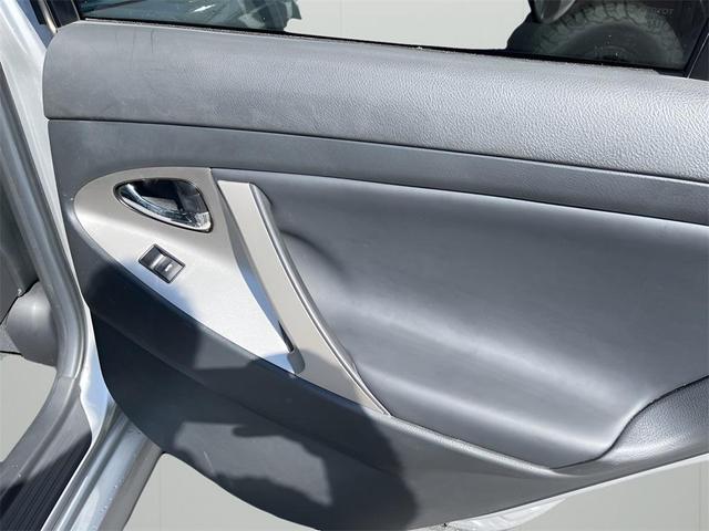 Photo of 2011 Classic Silver Metallic Toyota Camry
