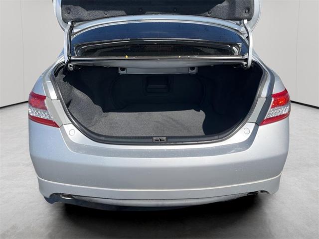Photo of 2011 Classic Silver Metallic Toyota Camry