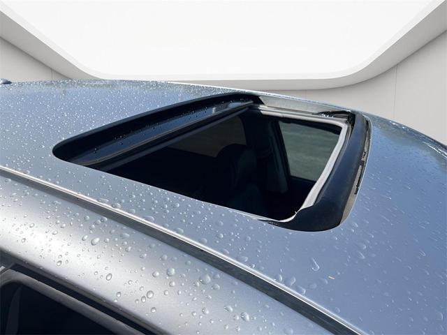 Photo of 2011 Classic Silver Metallic Toyota Camry