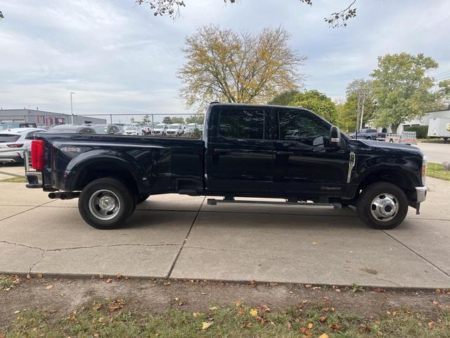 Photo of 2024 Antimatter Blue Metallic Ford F-350