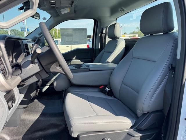 Photo of 2026 Oxford White Ford F-250