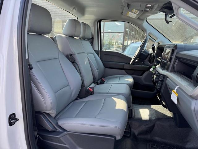 Photo of 2026 Oxford White Ford F-250