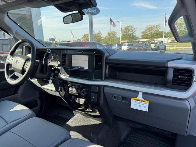 Photo of 2026 Oxford White Ford F-250