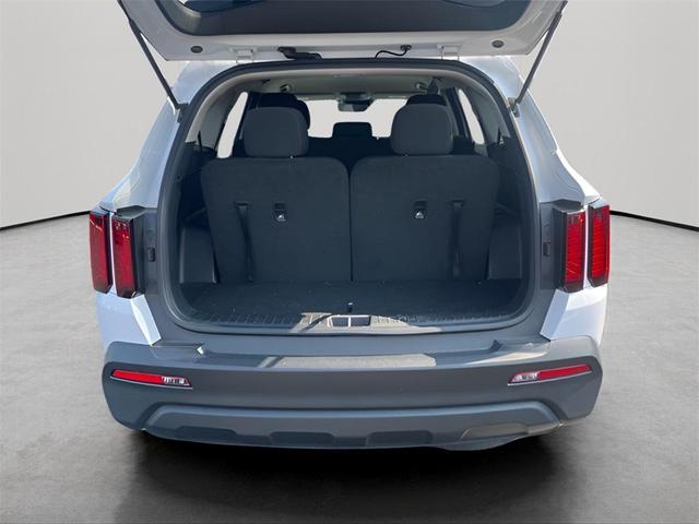 Photo of 2022 Glacial White Pearl Kia Sorento
