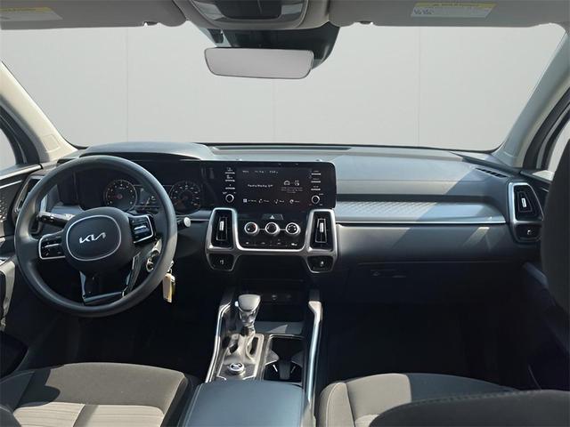 Photo of 2022 Glacial White Pearl Kia Sorento