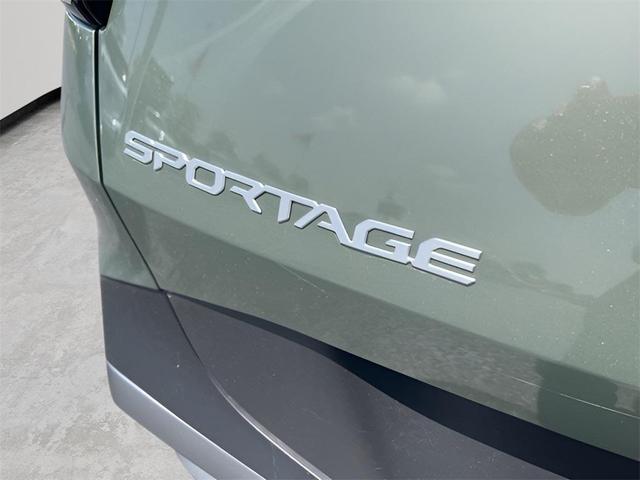 Photo of 2023 Jungle Green Kia Sportage