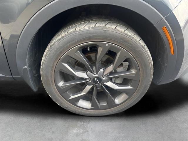 Photo of 2021 Gravity Gray Kia Sorento