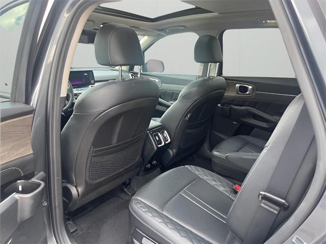 Photo of 2021 Gravity Gray Kia Sorento