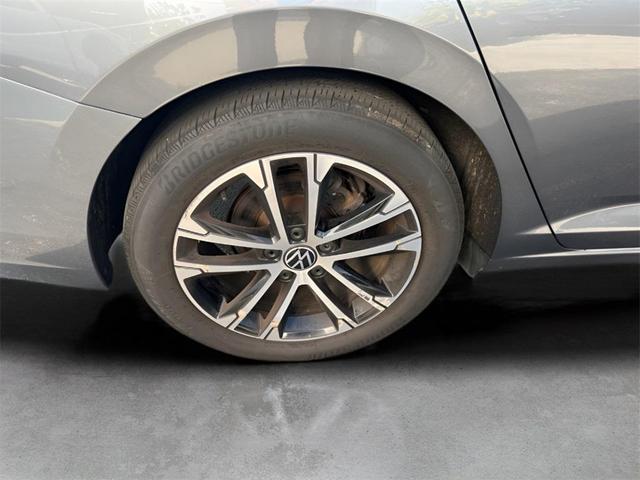 Photo of 2024 Platinum Gray Metallic Volkswagen Jetta