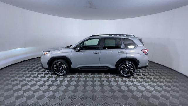 Photo of 2025 River Rock Pearl Subaru Forester