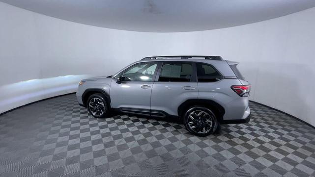 Photo of 2025 River Rock Pearl Subaru Forester