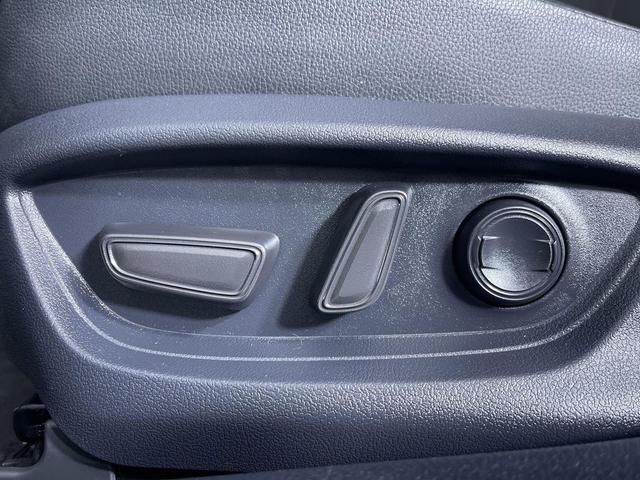 Photo of 2025 Midnight Black Metallic Toyota Camry