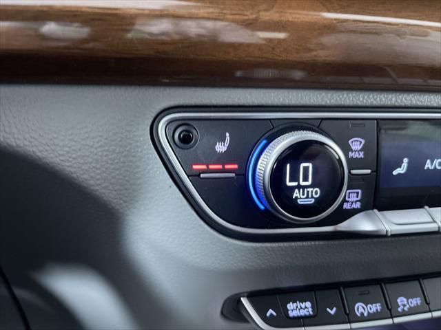 Photo of 2022 Navarra Blue Metallic Audi Q5