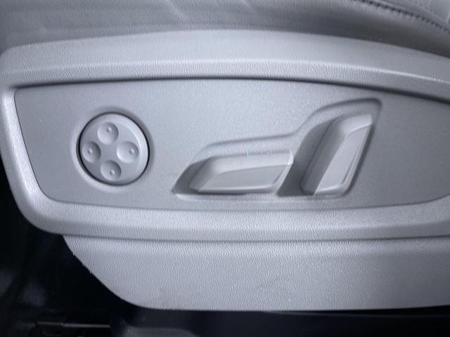 Photo of 2022 Navarra Blue Metallic Audi Q5