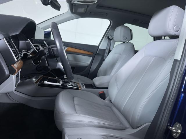 Photo of 2022 Navarra Blue Metallic Audi Q5