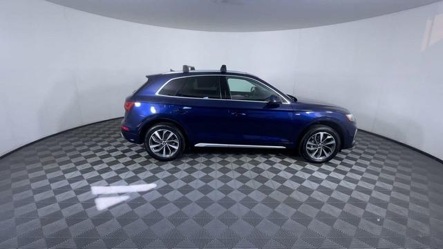 Photo of 2022 Navarra Blue Metallic Audi Q5