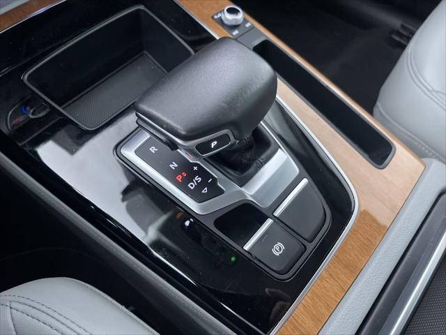Photo of 2022 Navarra Blue Metallic Audi Q5