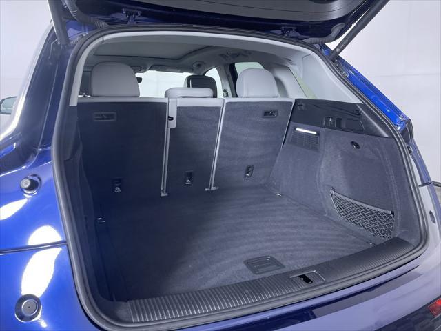 Photo of 2022 Navarra Blue Metallic Audi Q5