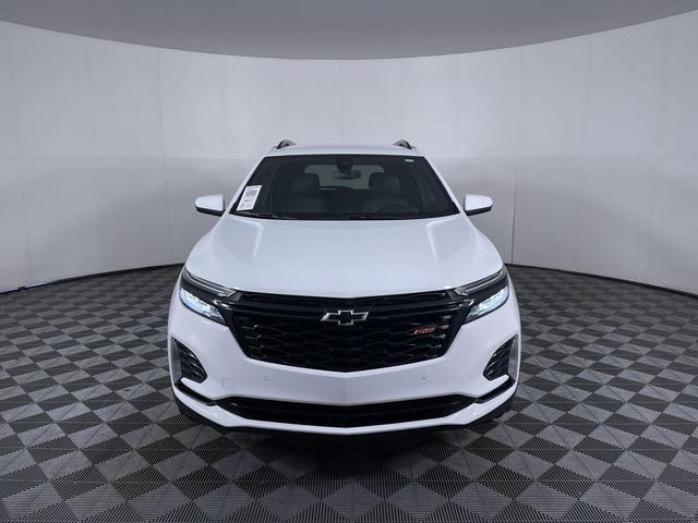 Photo of 2024 White Chevrolet Equinox